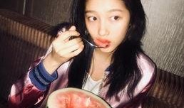 她发图片吃瓜是啥意思,网络社交中的趣味解读