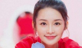 王子璇拍照吃瓜图片,意外成为网络热议焦点