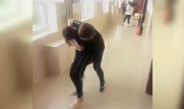 高中生解压吃瓜,吃瓜成瘾，快乐一夏