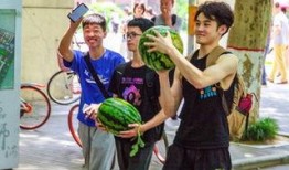 悉尼大学吃瓜,揭秘校园“吃瓜”盛况