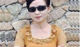 年薪百万嫩模吃瓜,揭秘娱乐圈的奢华生活与背后真相