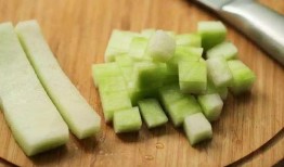 李村长吃瓜,揭秘农村生活的酸甜苦辣