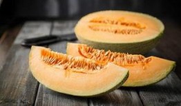 月子吃蜜瓜,营养美味两不误