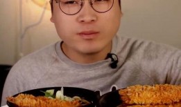 帅哥吃脆瓜,视觉与味蕾的双重享受