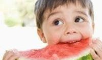 图片男孩吃瓜头像,男孩吃瓜头像下的夏日风情