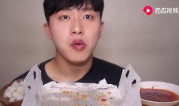 帅哥吃脆瓜,视觉与味蕾的双重享受