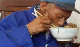 老大爷砍瓜吃瓜视频播放,网友直呼过瘾！